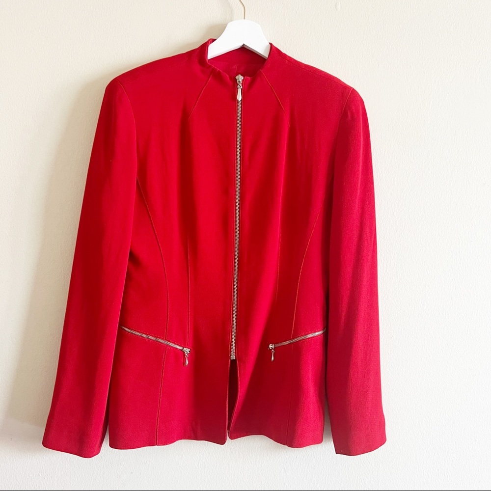 Emanuel Ungaro Women Red blazer with zipper front Vintage size 4/38